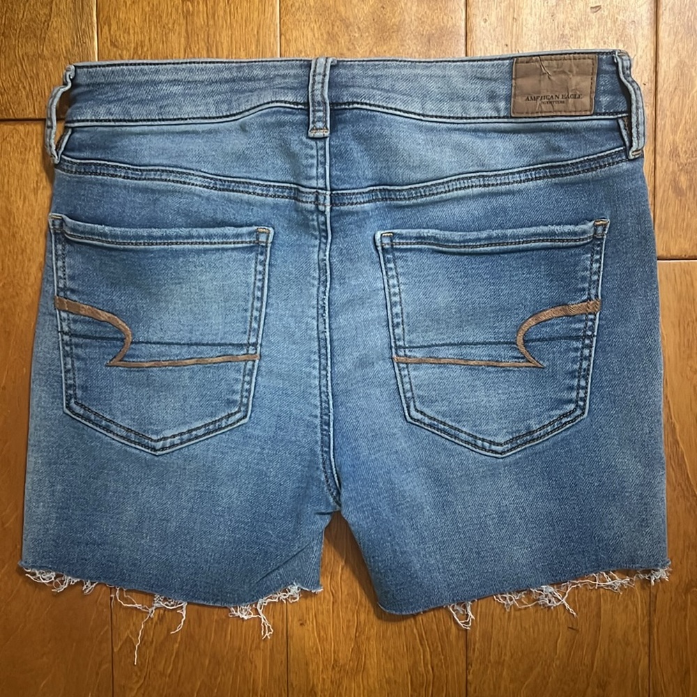 American Eagle Super Stretch Hi-Rise Denim Jean Shorts Size 6 Casual Medium Wash - Picture 8 of 10